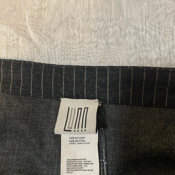 Pinstriped skirt sz Large - Picture 3 of 3